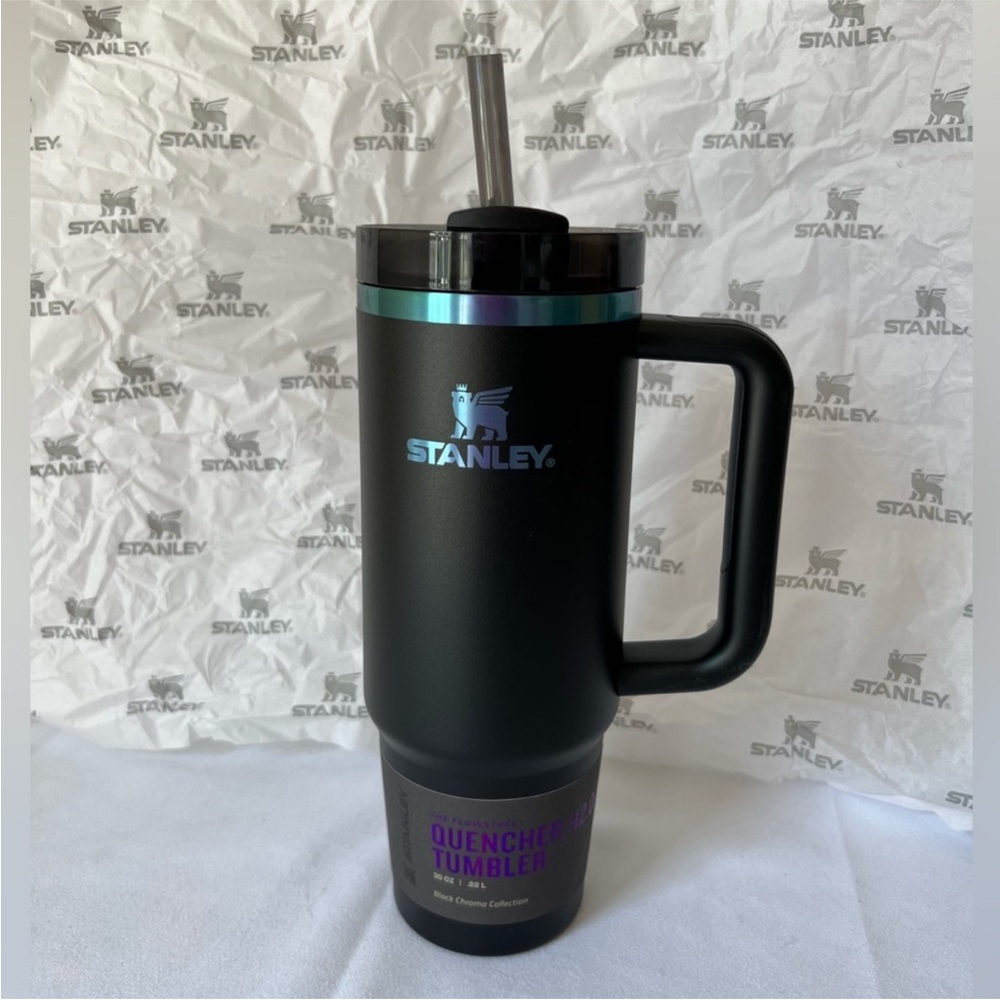 NWT Stanley Iridescent Black Tumbler with Handle - 30oz